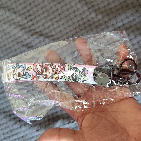 2 pack of  keychain's dragon Ball z and power puff girls - Picture 2 of 4